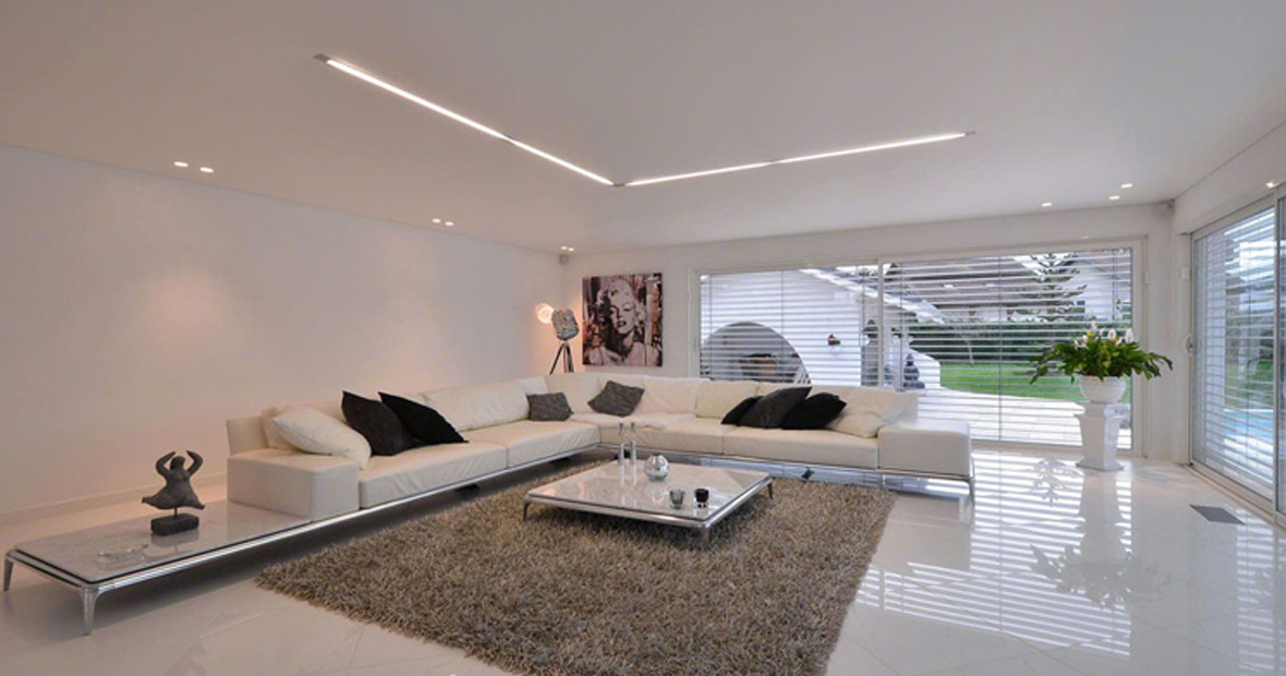 Plafond tendu acoustique dans un salon